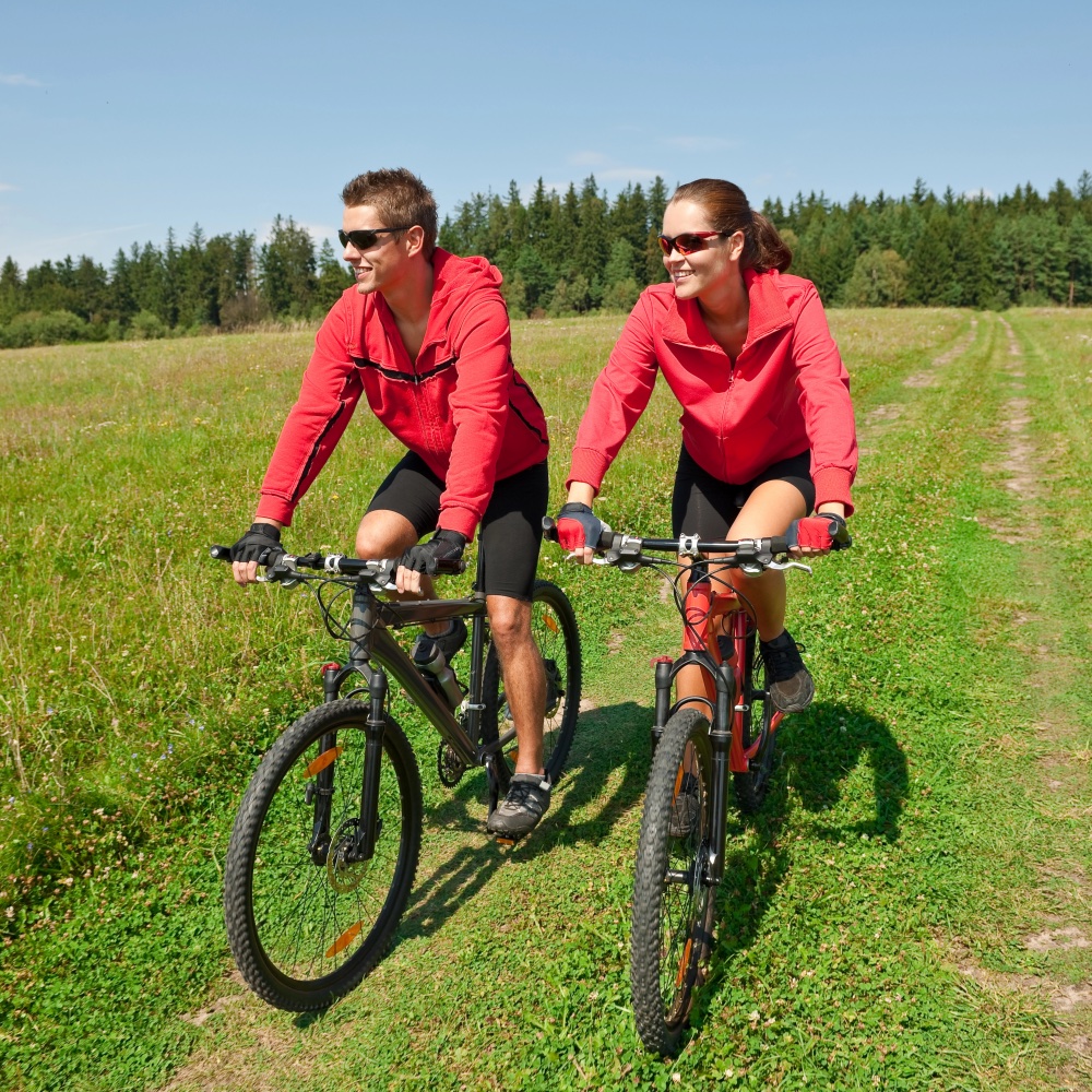 Radfahrer in der Landschaft rund um Radebeul